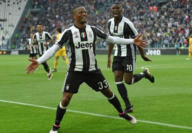 Evra gia hạn với Juve thêm 1 năm. Ảnh: Internet.