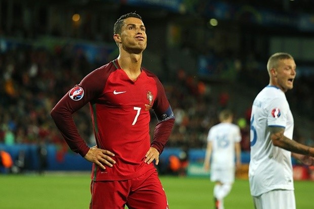 Ronaldo chơi tệ nhưng vẫn có tên. Ảnh: Internet.