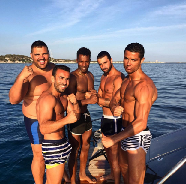 Nhóm bạn cực thân của Ronaldo, những gương mặt luôn sát cánh bên anh trong các buổi tụ tập. Ảnh: Internet.