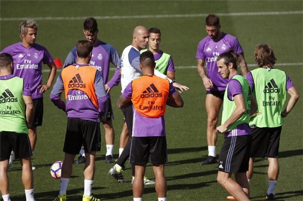 zinedine-zidane-1474621590627