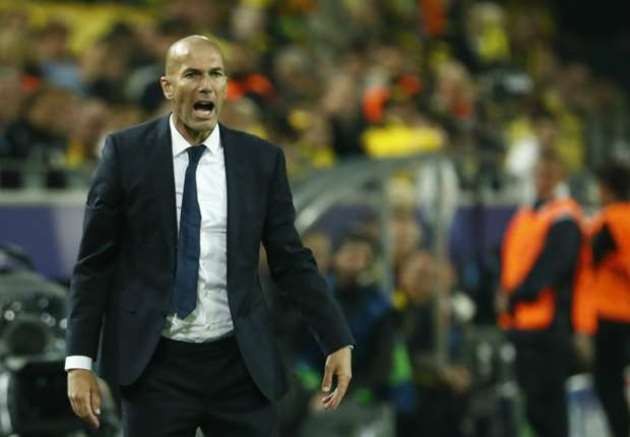 zinedine-zidane-cropped_14ybuuo6fvhcf18p5itmt0d194
