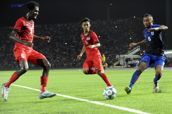Madhu Mohana (hậu vệ): Anh được triệu tập vào ĐT U22 Singapore dự vòng loại AFC U22 Asian Cup năm 2013. Cũng năm đó, Mohana ra mắt bên cánh phải trong màu áo đội tuyển quốc gia ở trận gặp ĐT Lào ngày 10/10/2013. Mohana đã có 10 trận thi đấu cho ĐT Singapore. Ảnh: Internet.