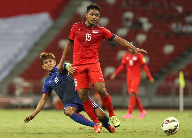Izzdin Shafiq (tiền vệ): Được triệu tập vào ĐT Singapore năm 2015, anh có 12 lần ra sân. Izzdin Shafiq cũng là thành viên đội tuyển bóng đá của đảo quốc sư tử dự giải Premier League Asia Trophy 2015. Họ thua CLB Arsenal 0-4 trong trận bán kết. Ảnh: Internet.