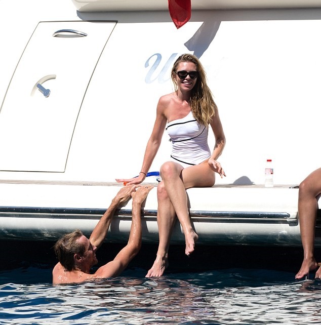 ZZZZPeterCrouch1