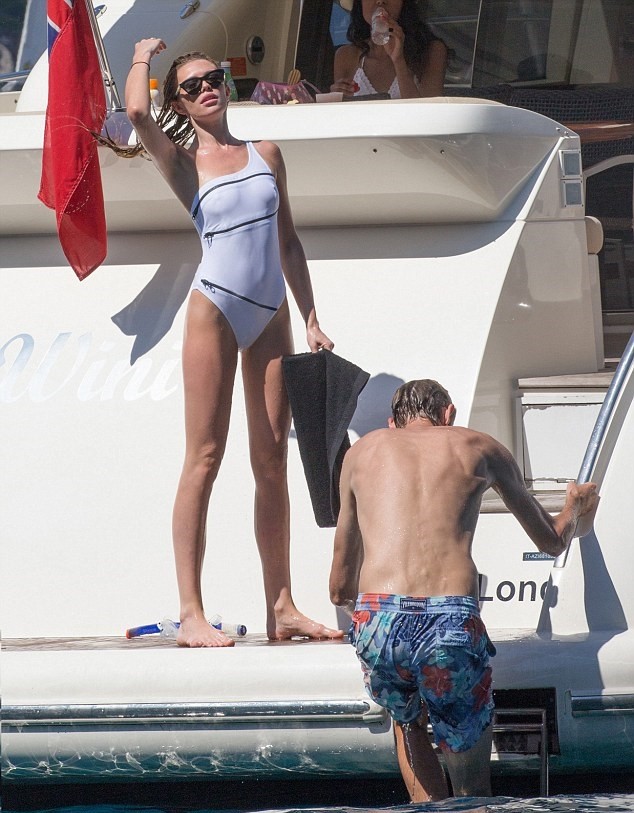 ZZZZPeterCrouch2