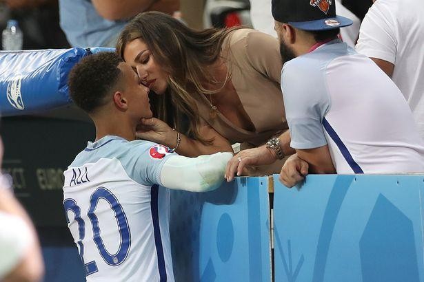 ZZZZZDeleAlli