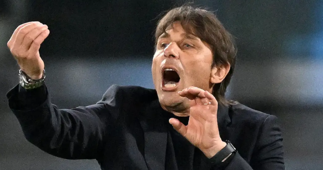 Conte chuẩn bị có cuộc họp với chủ tịch Aurelio De Laurentiis.