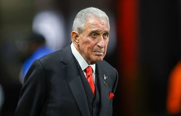  Arthur Blank sẽ giữ các mức chi phí bình ổn.