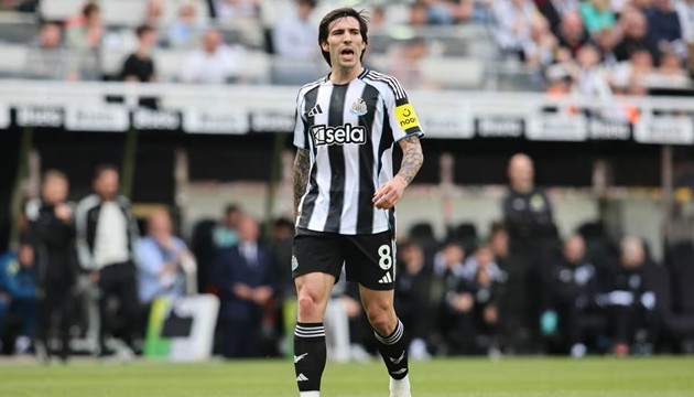 Sandro Tonali là một trong những mục tiêu chuyển nhượng hàng đầu của Man United.