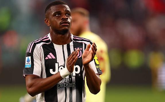 Pierre Kalulu đang là mục tiêu hàng đầu của Liverpool và Manchester United.
