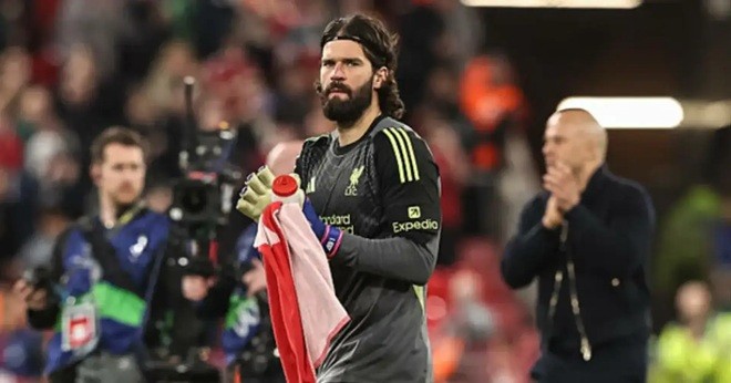 Alisson được cho đã đồng ý đến Juventus.
