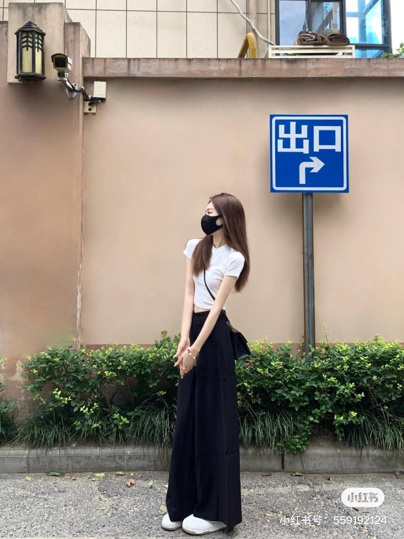 Kiểu phối này mang lại cảm giác thoải mái, phù hợp với nhịp sống bận rộn nhưng vẫn đảm bảo tính thẩm mỹ.
