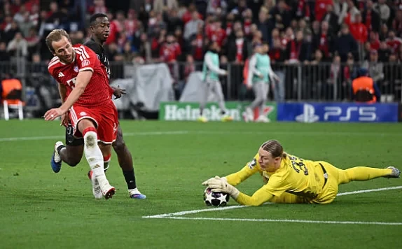Matvey Safonov (7.5/10): Một màn trình diễn cực kỳ chắc chắn của thủ thành người Nga. Anh thực hiện tổng cộng 5 pha cứu thua xuất sắc trong cả trận. Safonov hoàn toàn không có lỗi trong bàn thua cuối trận khi đối phương dứt điểm quá hiểm hóc.