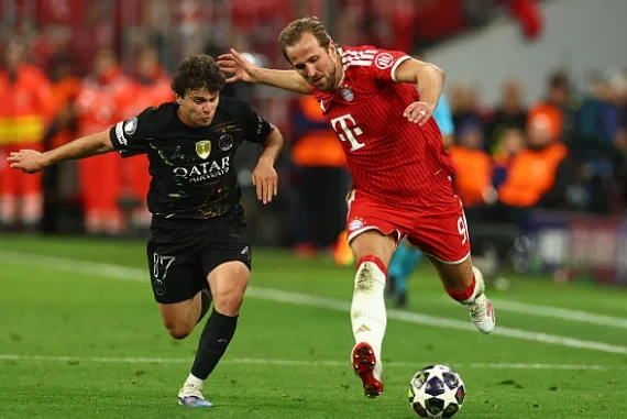 Joao Neves (6.7/10): Thi đấu năng nổ nhưng cũng đánh mất bóng nhiều hơn mức cần thiết. Tuy nhiên, tiền vệ người Bồ Đào Nha đã có một pha đánh đầu hiểm hóc buộc Neuer phải trổ tài cứu thua sau một tình huống băng cắt thông minh về phía cột xa.