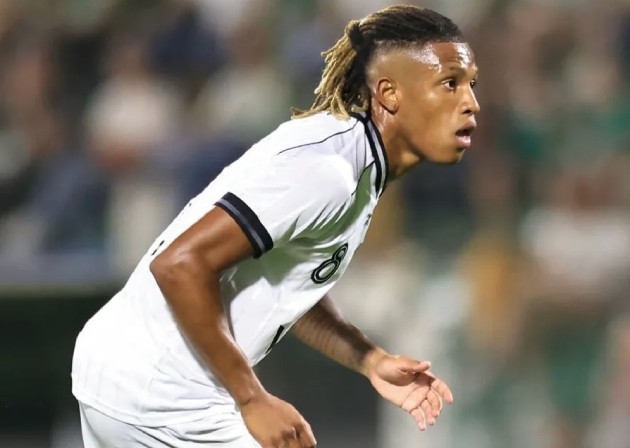 Arsenal đối đầu MU ở thương vụ chiêu mộ Danilo.