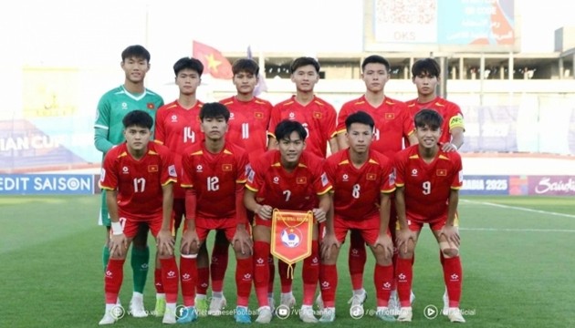 U17 Việt Nam nỗ lực giải bài toán mang tên U17 Hàn Quốc.