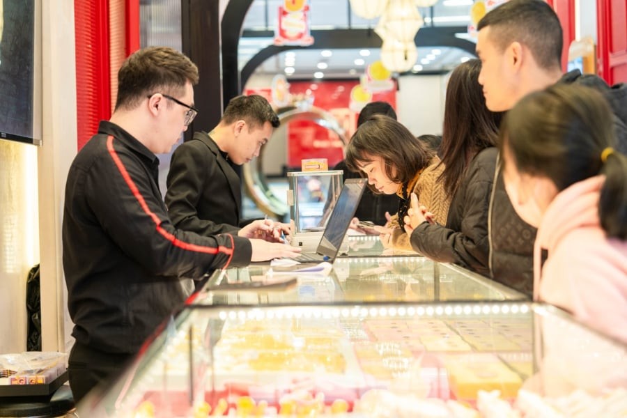 Khảo sát sáng 7/5 (giờ Việt Nam), giá vàng giao ngay trên thị trường quốc tế được giao dịch quanh mức 4.696,97 USD/ounce, tăng 138,72 USD/ounce, tương đương mức tăng hơn 3% chỉ trong 24 giờ. 