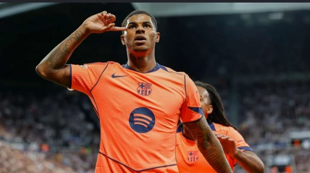Rashford vẫn luôn biết cách khiến fan Barca nhớ đến anh.