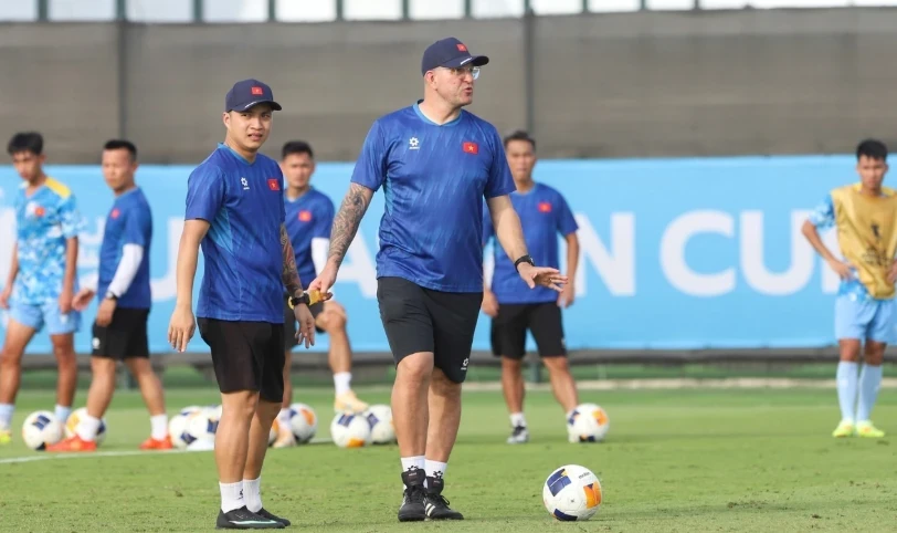 HLV Cristiano Roland có những chia sẻ đáng chú ý trước cuộc chạm trán U17 Hàn Quốc.