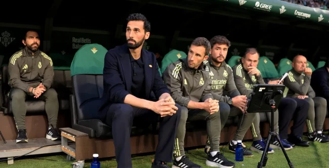 HLV Arbeloa mất kiểm soát quyền lực.