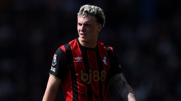 Gimenez bị gạch tên khỏi đội hình Bournemouth.