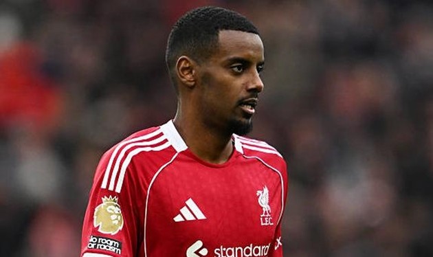 Alexander Isak trở lại tập luyện trước trận đấu với Chelsea.