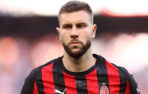 Strahinja Pavlovic nằm trong tầm ngắm của Chelsea