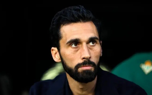 Sự cứng rắn của Arbeloa là một phần nguyên dẫn đến xào xáo trong phòng thay đồ Real Madrid.