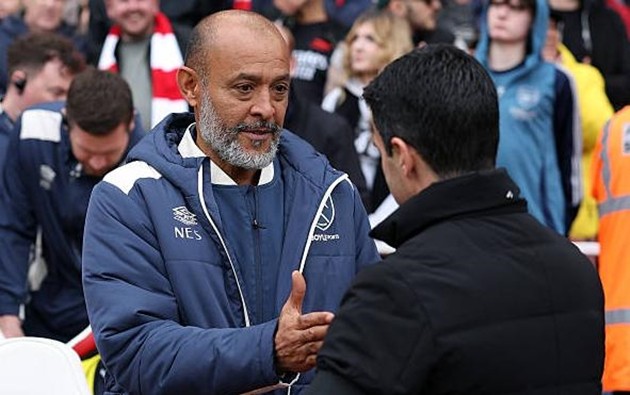 Nuno Santo khó lòng cản bước Mikel Arteta.