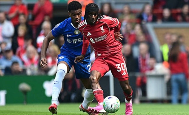 Jeremie Frimpong (6.9): Hiệp hai khởi sắc hơn hiệp một. Frimpong đã nỗ lực hỗ trợ Curtis Jones trong phòng ngự và có vài tình huống dâng cao đầy tốc độ, dù hiệu quả cuối cùng vẫn chưa như ý.