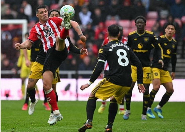 Xhaka và các đồng đội thiếu chút nữa đã có 3 điểm.