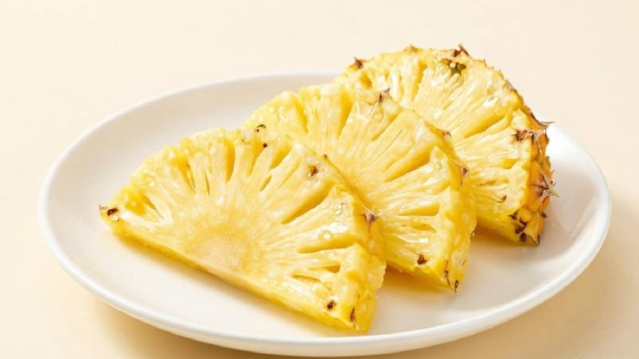 Dứa chứa nhiều chất dinh dưỡng, mang lại nhiều lợi ích cho sức khỏe.