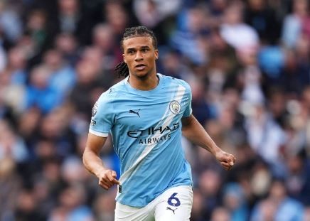 Nathan Ake – 7.8/10: Được tung vào sân thay thế Khusanov; anh thực hiện nhiều đường chuyền lên tuyến giữa và hoàn thành tốt nhiệm vụ phòng ngự.