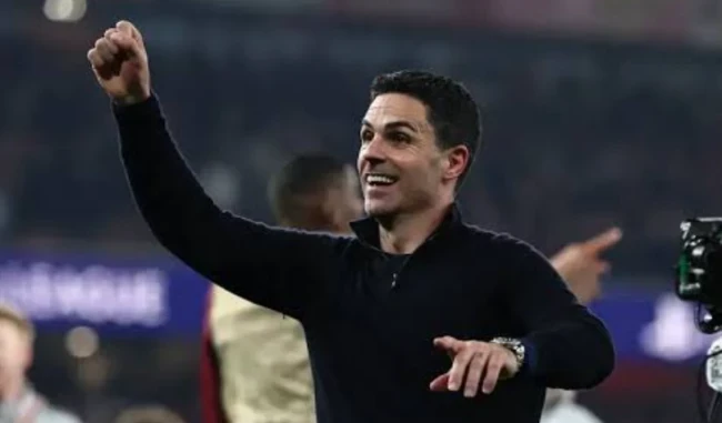 Arsenal đứng trước cơ hội vô địch nước Anh.