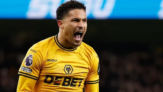 Man Utd dẫn đầu cuộc đua chiêu mộ Joao Gomes.
