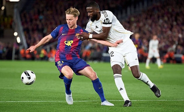 Antonio Rudiger (5.8): Một ngày thi đấu dưới sức của trung vệ người Đức. Anh không có nhiều đất diễn ngoài vài tình huống phá bóng giải nguy đơn thuần.
