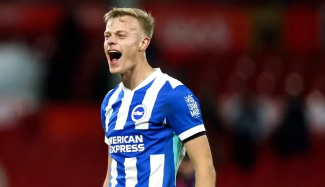 Van Hecke là mục tiêu của Chelsea.