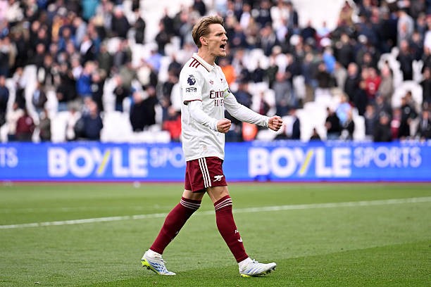 Odegaard tỏa sáng trước West Ham. 