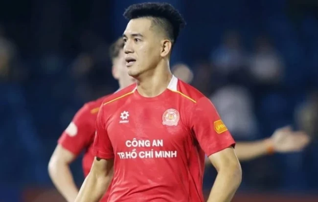 Tiến Linh ghi bàn trở lại.