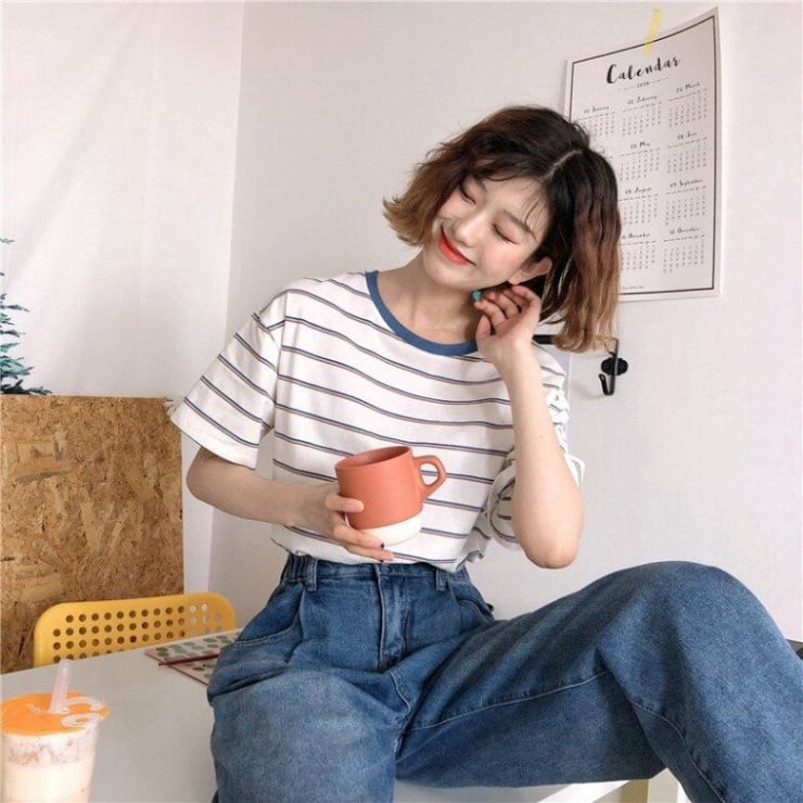 Họa tiết kẻ ngang luôn giữ được sức hút nhờ tính ứng dụng cao và vẻ ngoài trẻ trung. 