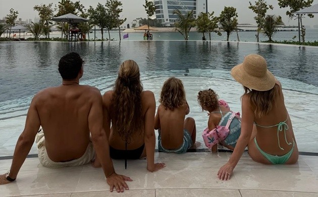 Rio Ferdinand tận hưởng cuộc sống tại Dubai cùng gia đình.