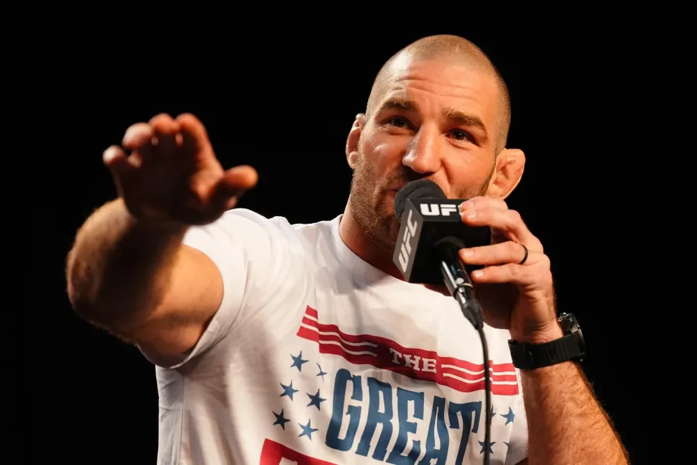 Sean Strickland tại buổi họp báo UFC 328