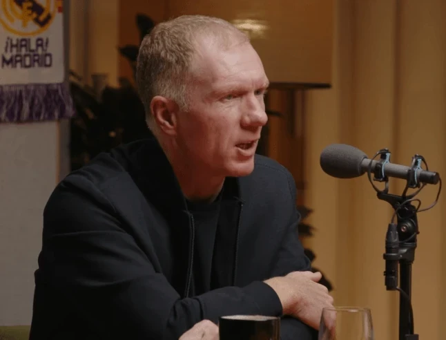 Scholes đưa ra nhận định về chiếc ghế nóng tại Old Trafford. 