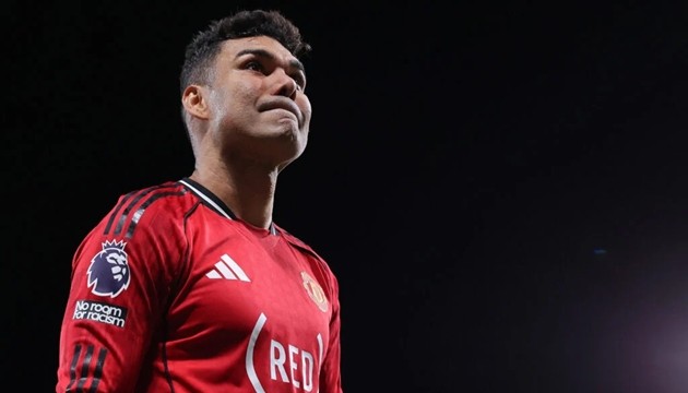 Casemiro nỗ lực cống hiến cho những ngày cuối cùng trong màu áo Man United.