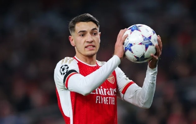 Jakub Kiwior chính thức không còn là người của Arsenal.