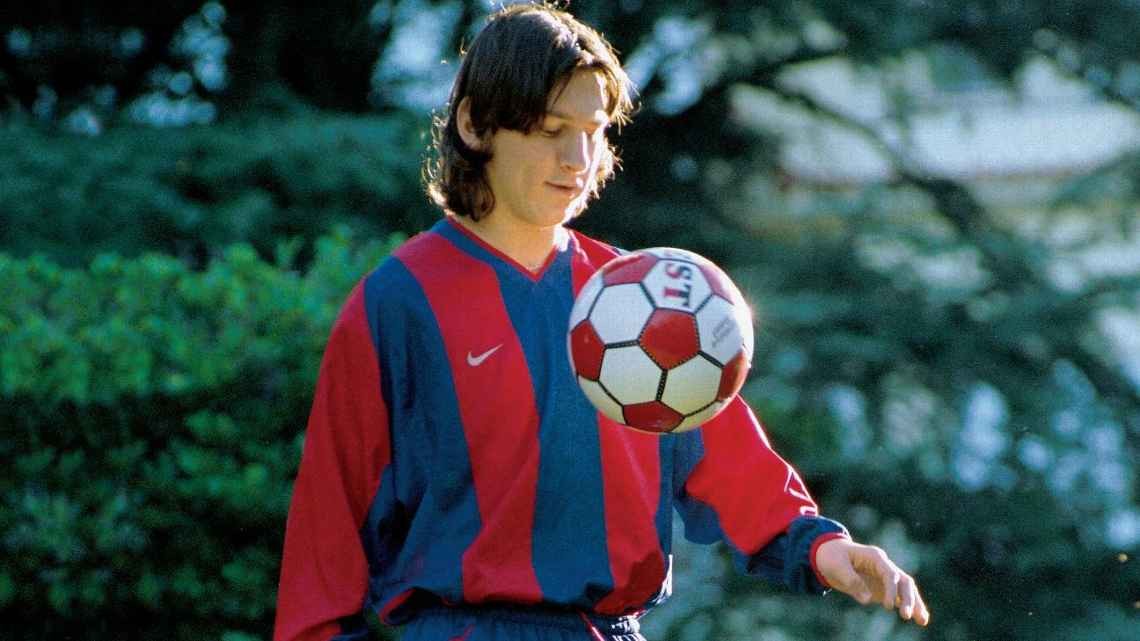 Messi rời quê nhà đến Tây Ban Nha từ nhỏ.