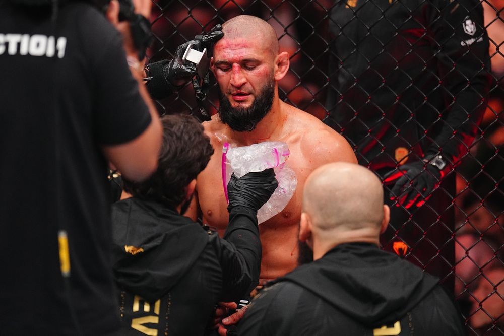 Khamzat Chimaev lộ rõ vẻ mệt mỏi tại UFC 328