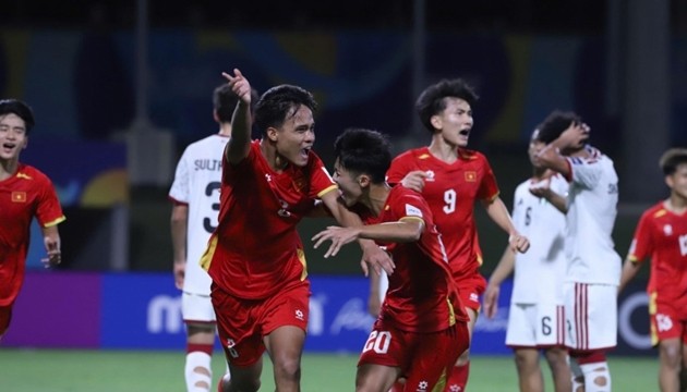 U17 Việt Nam chiến thắng nhờ bản lĩnh và đứng dậy ngay sau thất bại.