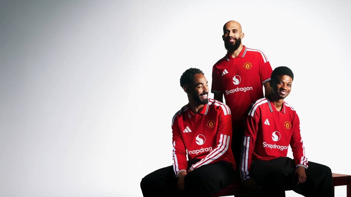 Manchester United vừa chính thức công bố mẫu áo đấu sân nhà mùa giải 2026/27.