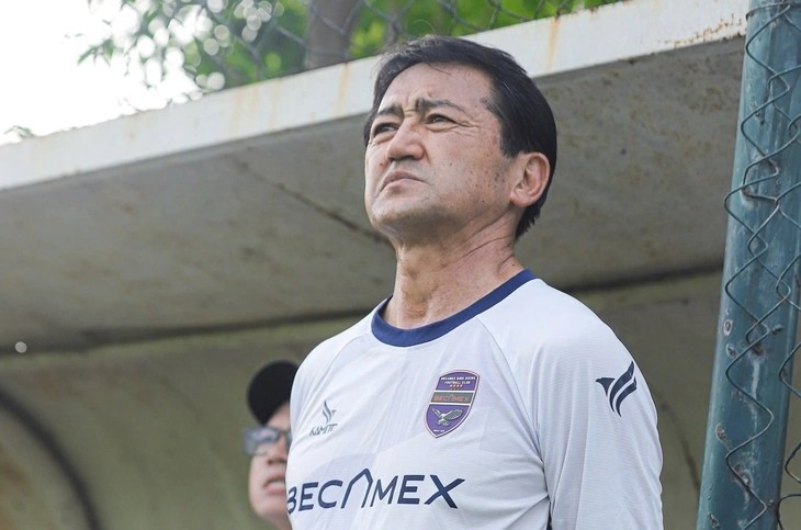 Ông Ueno Nobuhiro mất ghế huấn luyện viên trưởng Becamex TP.HCM. Ảnh: Becamex TP.HCM FC.